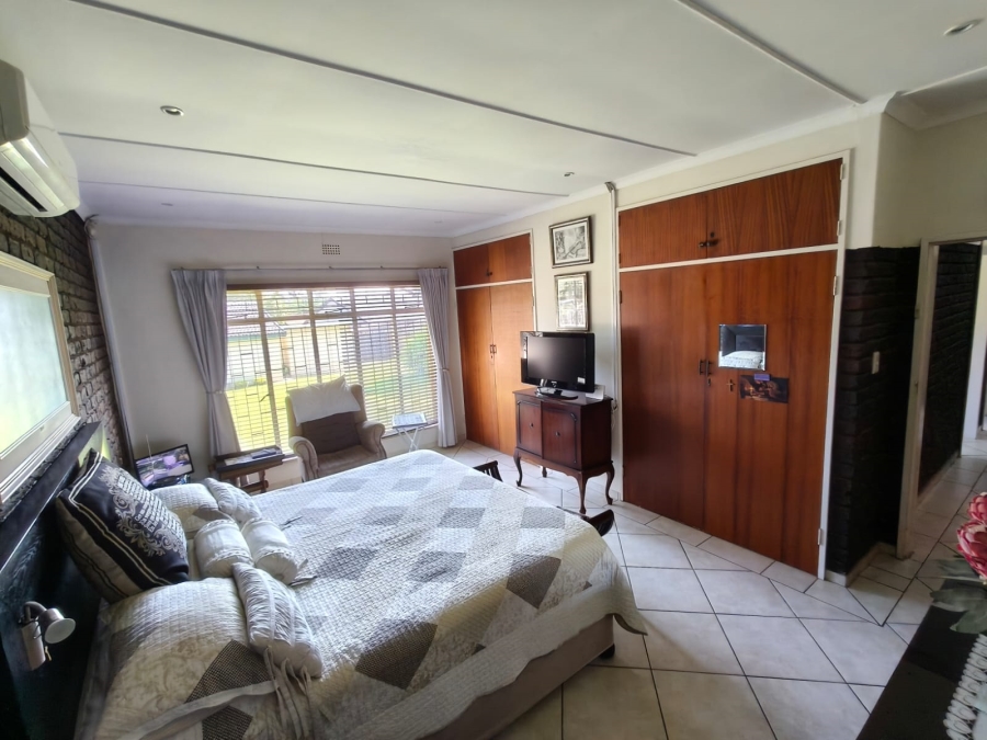 4 Bedroom Property for Sale in Safari Gardens North West